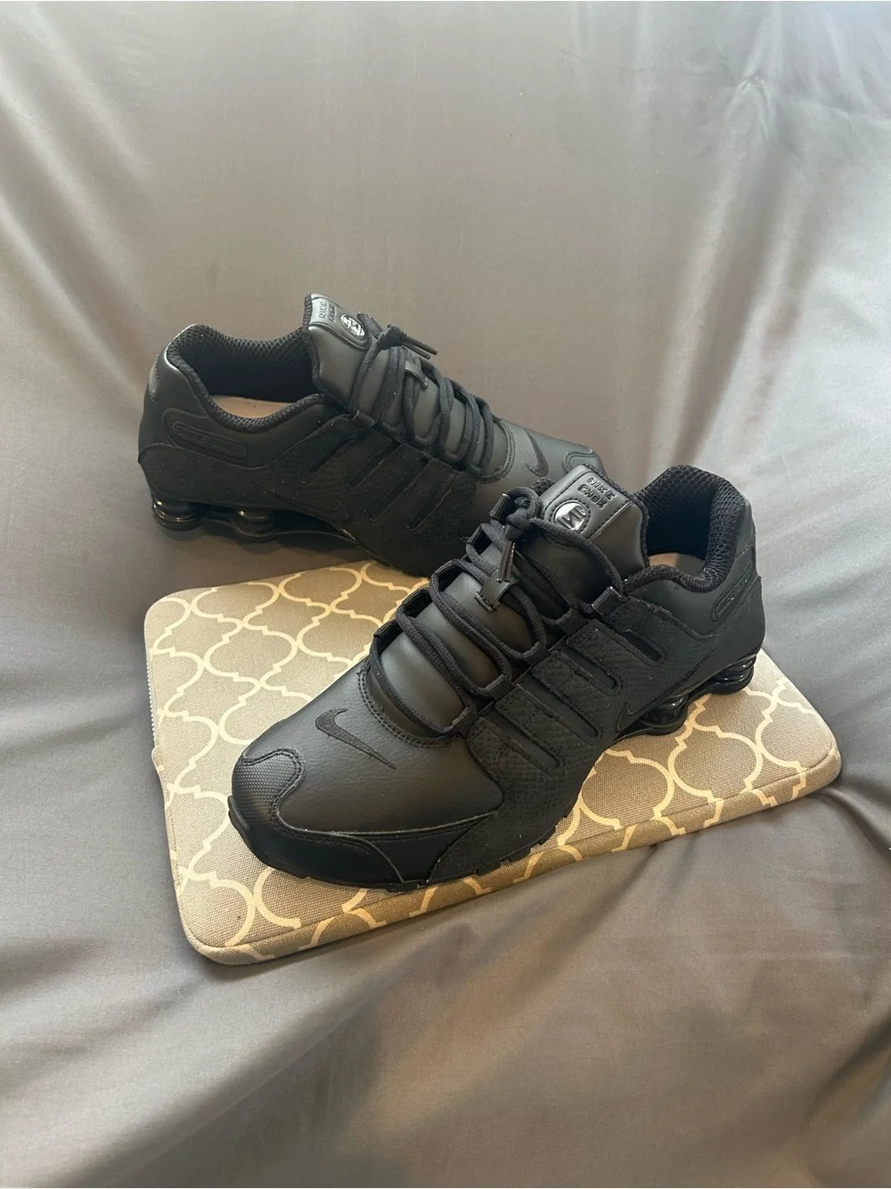 Nike Shox NZ “Triple Black” (GREAT CONDITION) - Picture 5 of 12
